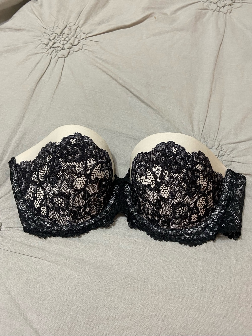 Strapless Lace Push-Up Bra in Black and White